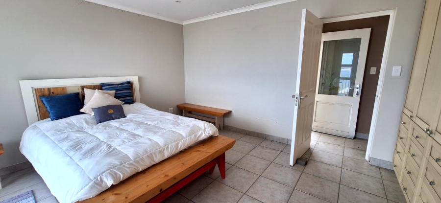 4 Bedroom Property for Sale in Vleesbaai Western Cape